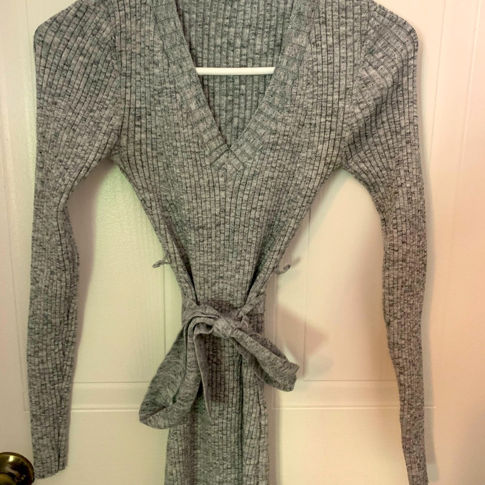 Thyme maternity seeater dress with belt. Size xxs